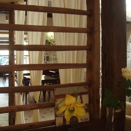 Des Arts Hotel 2*
